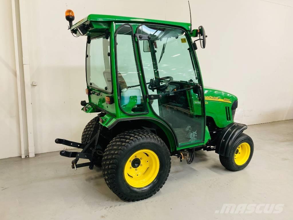 John Deere 2320 Kompakt traktorok