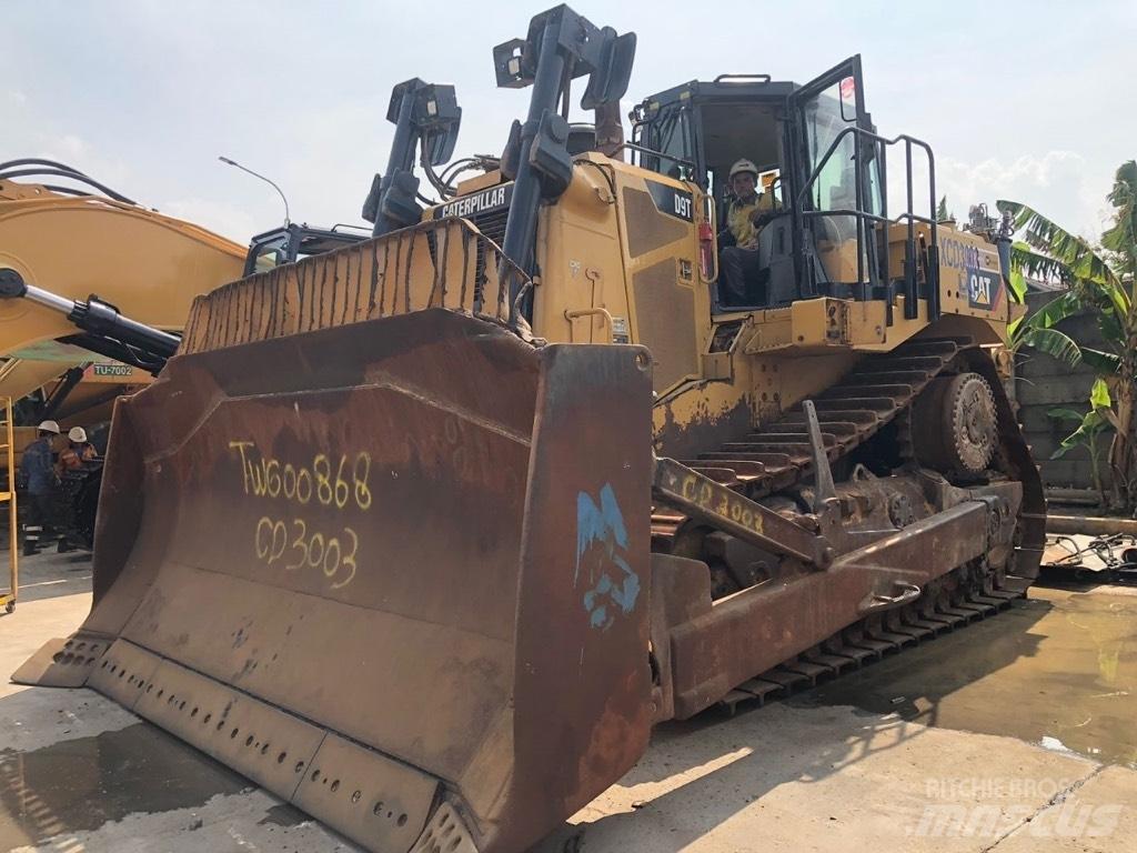 CAT D9T lánctalpas dózerek