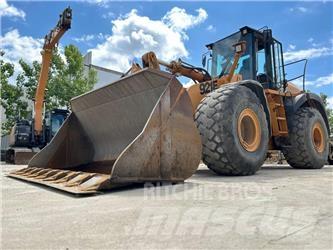 CASE 921 E Gumikerekes homlokrakodók