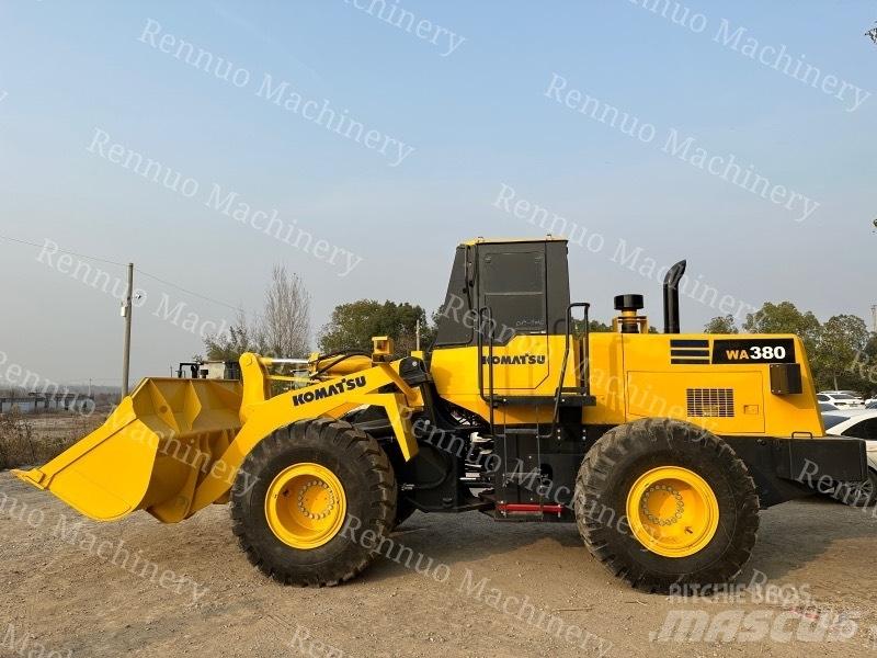 Komatsu WA380 Gumikerekes homlokrakodók