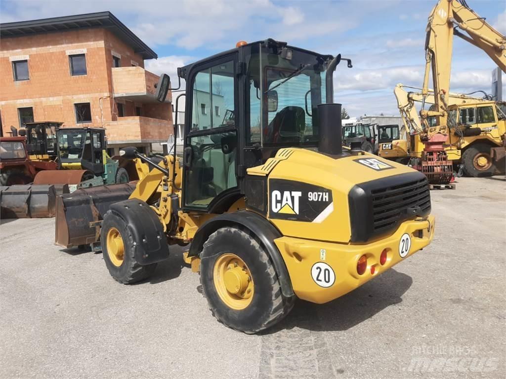 CAT 907H Gumikerekes homlokrakodók