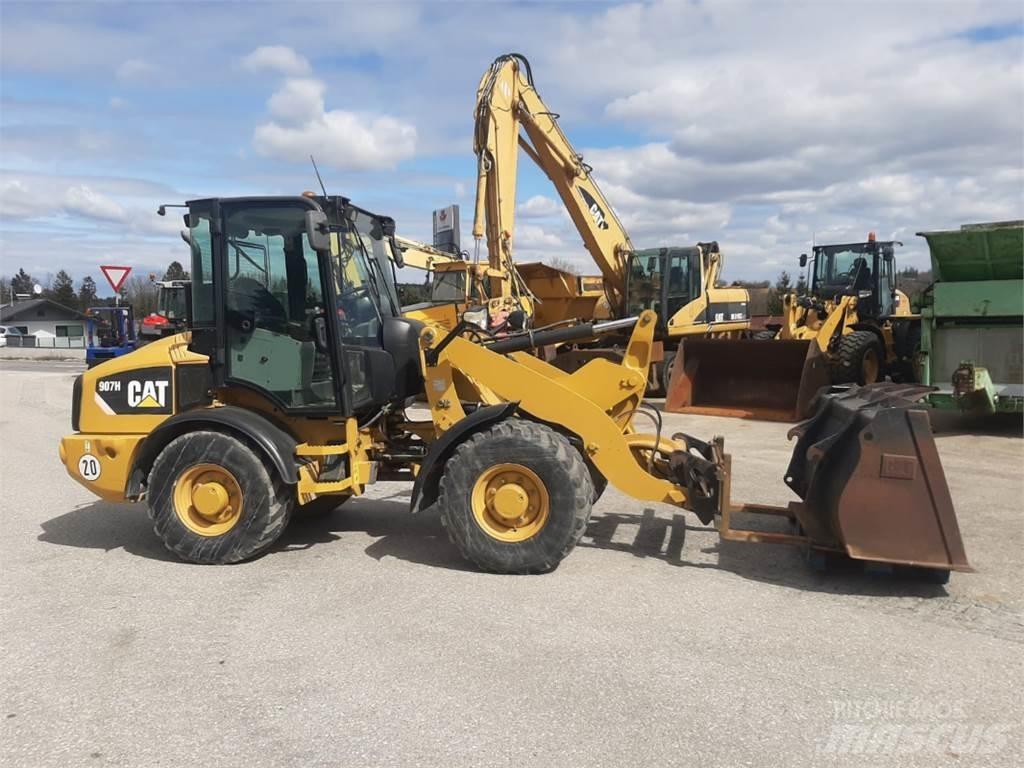 CAT 907H Gumikerekes homlokrakodók