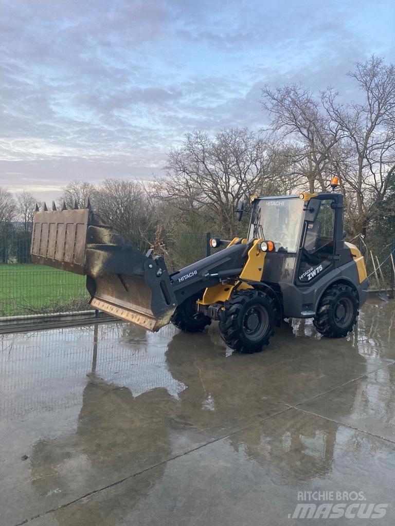 Hitachi ZW 75-6 Gumikerekes homlokrakodók