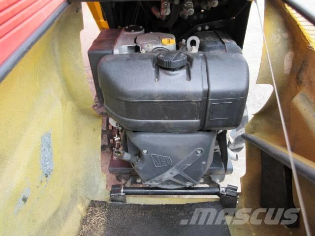 JCB HT D5 Lánctalpas dömperek