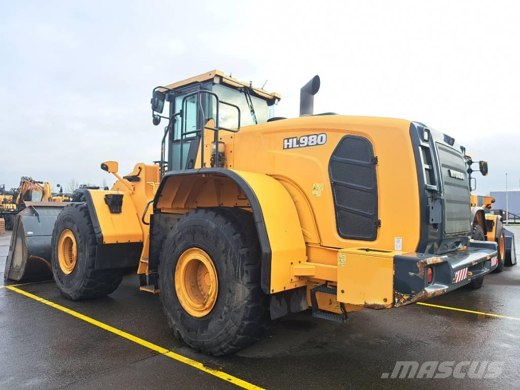 Hyundai HL 980 Gumikerekes homlokrakodók