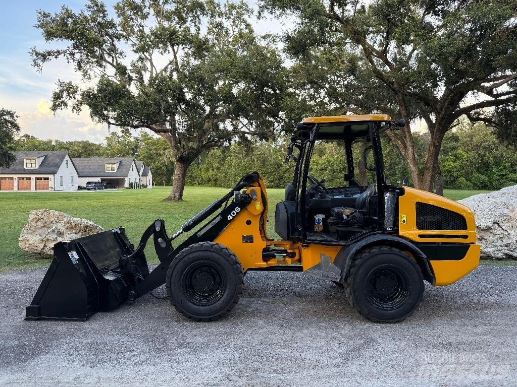 JCB 407 Gumikerekes homlokrakodók