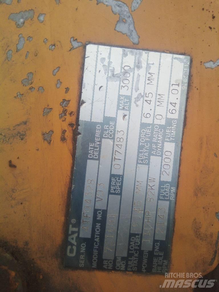 CAT 214 B FT Motorok