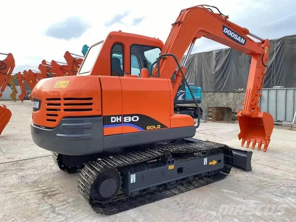 Doosan DH80 Közepes (midi) kotrók 7 t - 12 t