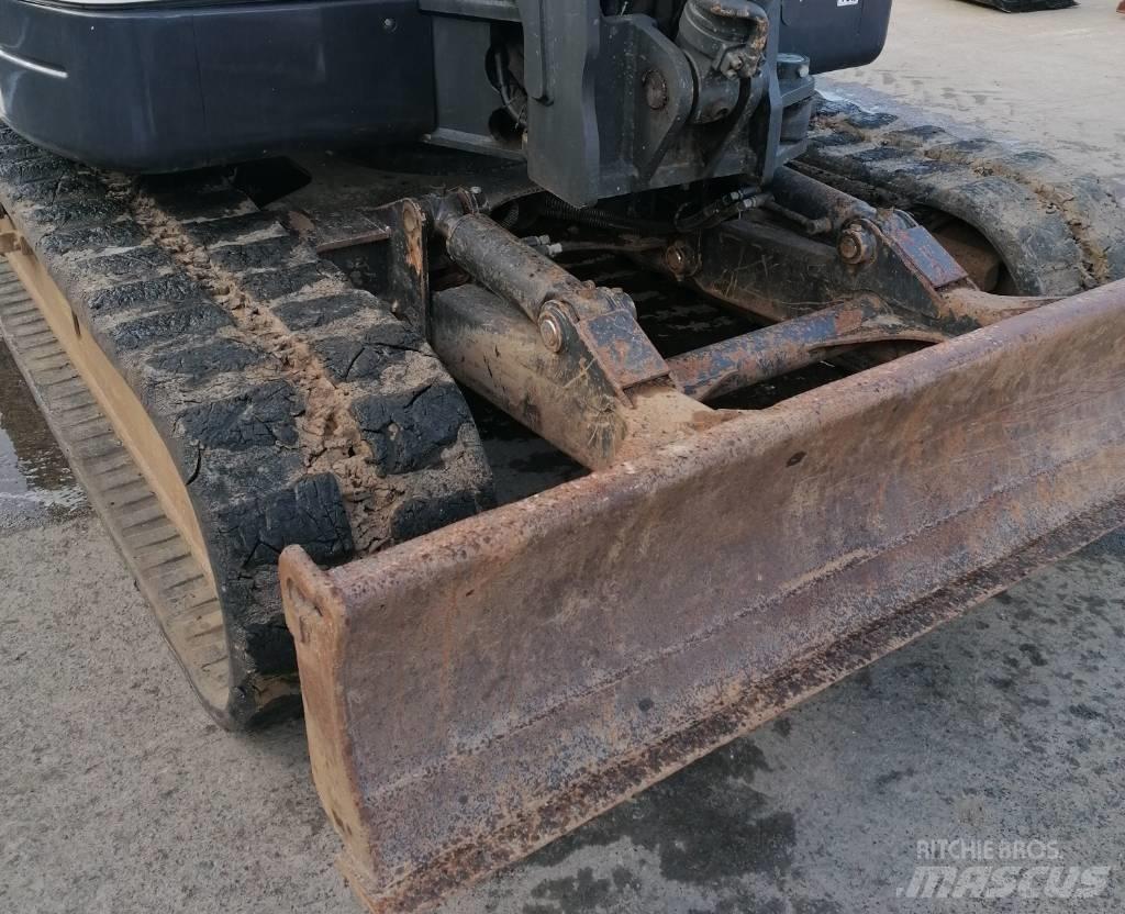 Bobcat E 80 Közepes (midi) kotrók 7 t - 12 t