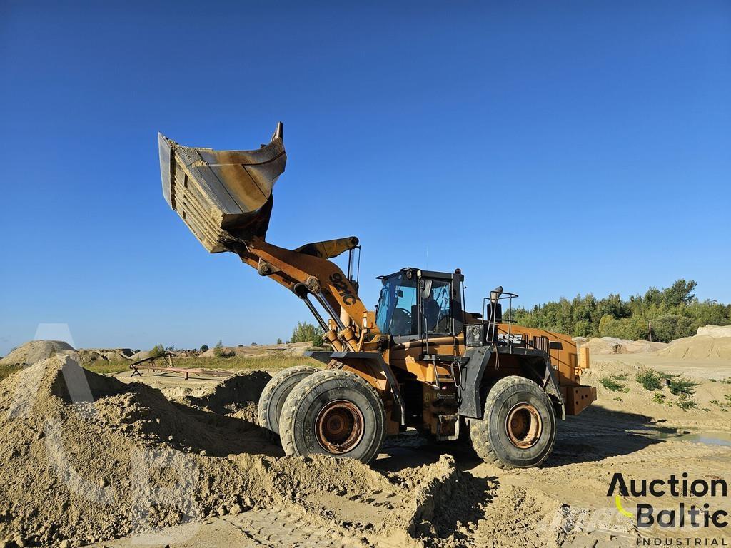 CASE 921C/2 Gumikerekes homlokrakodók