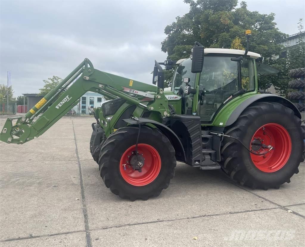 Fendt 724 Vario Traktorok