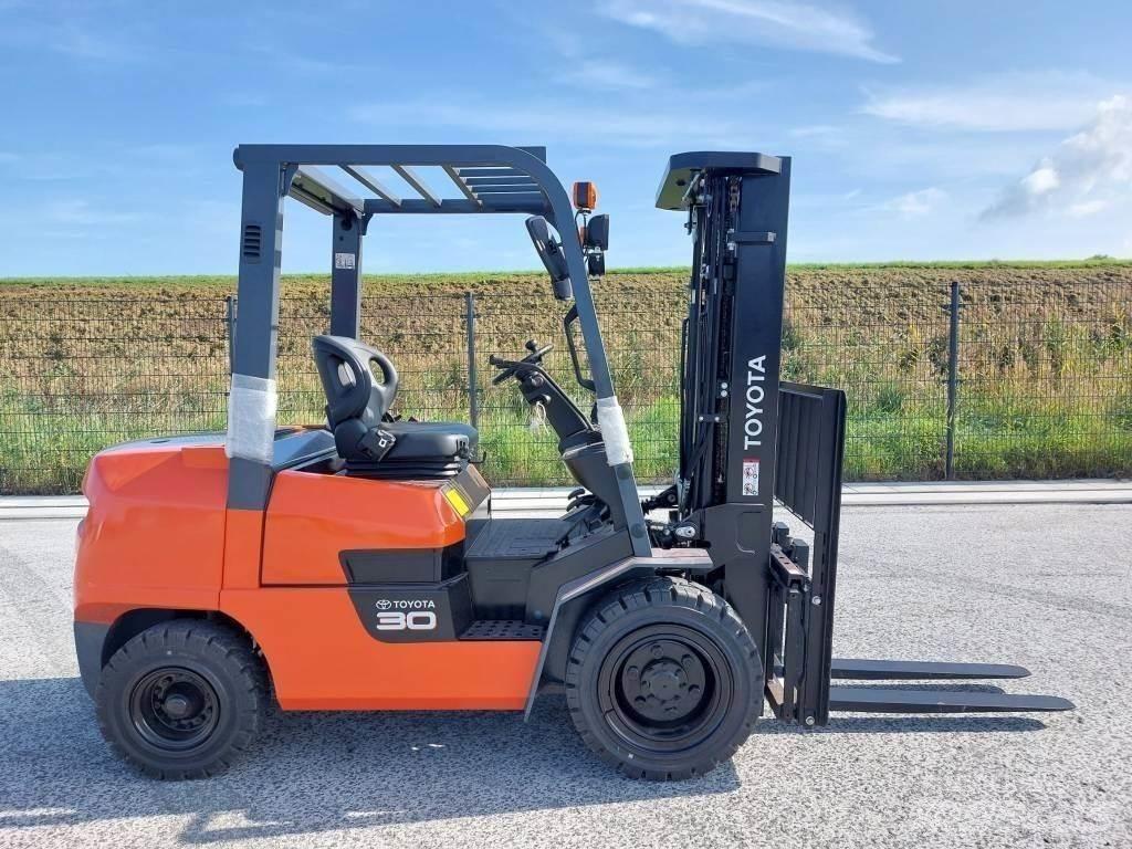 Toyota FDZN30 Targoncák-Egyéb