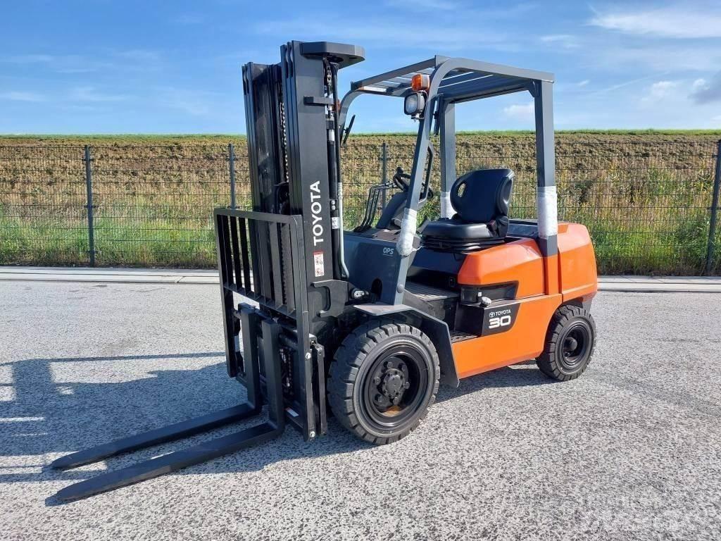 Toyota FDZN30 Targoncák-Egyéb