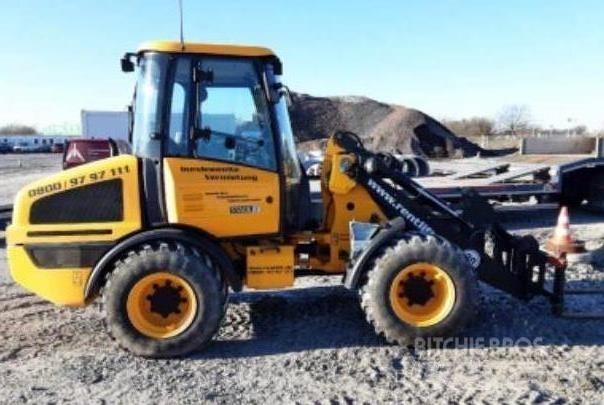 JCB 407 Gumikerekes homlokrakodók