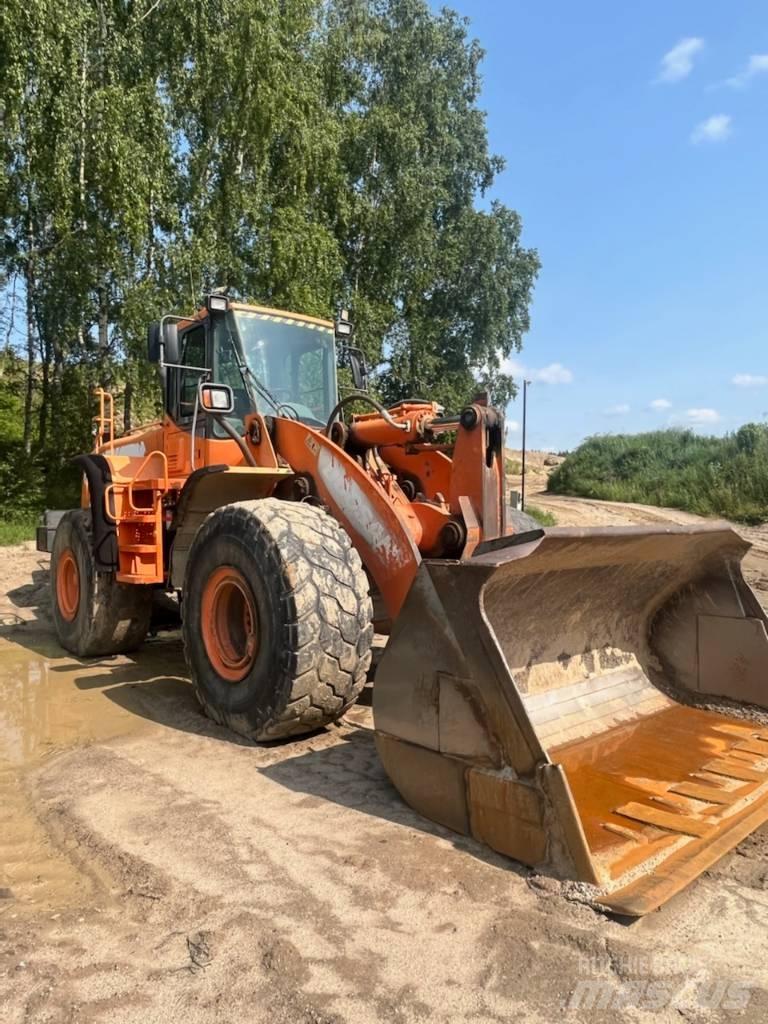 Doosan 420 Gumikerekes homlokrakodók
