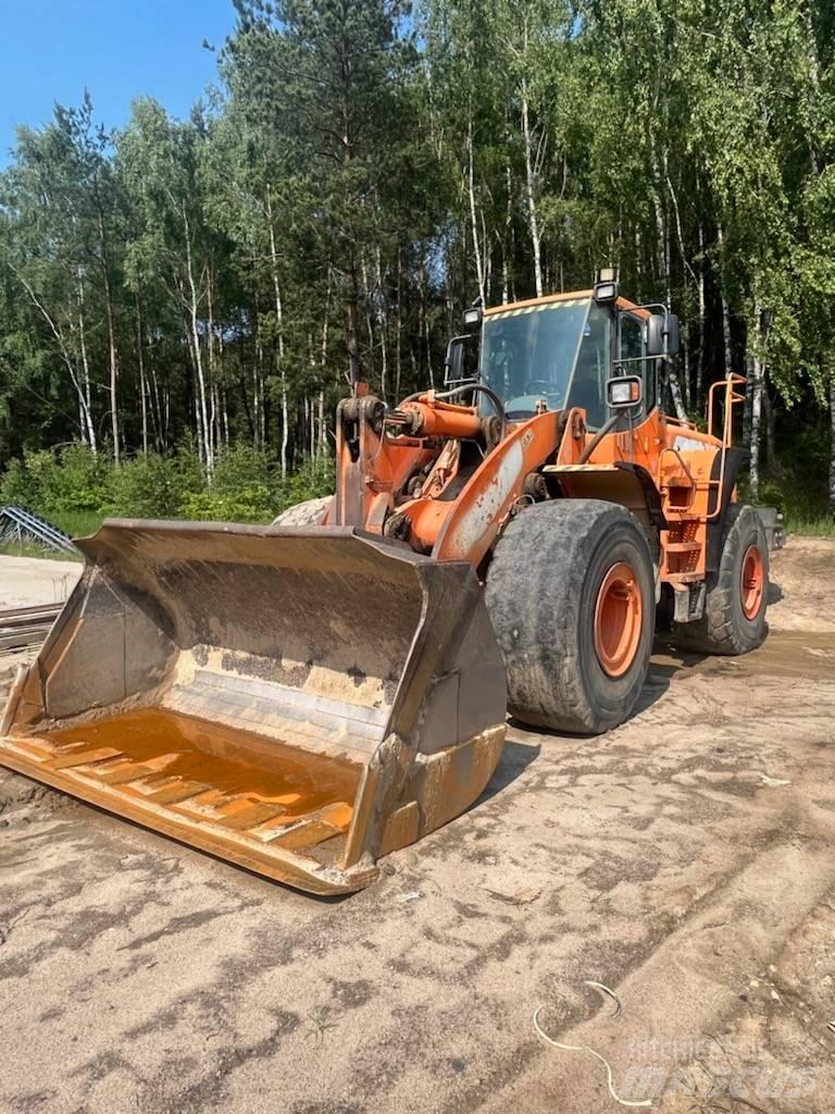 Doosan 420 Gumikerekes homlokrakodók