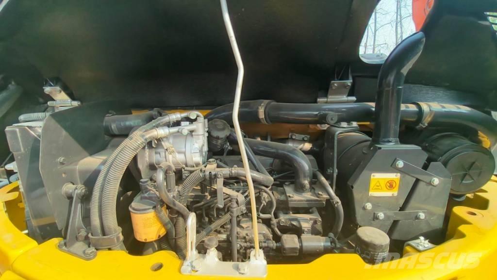 Komatsu PC 78 US Mini kotrók < 7t