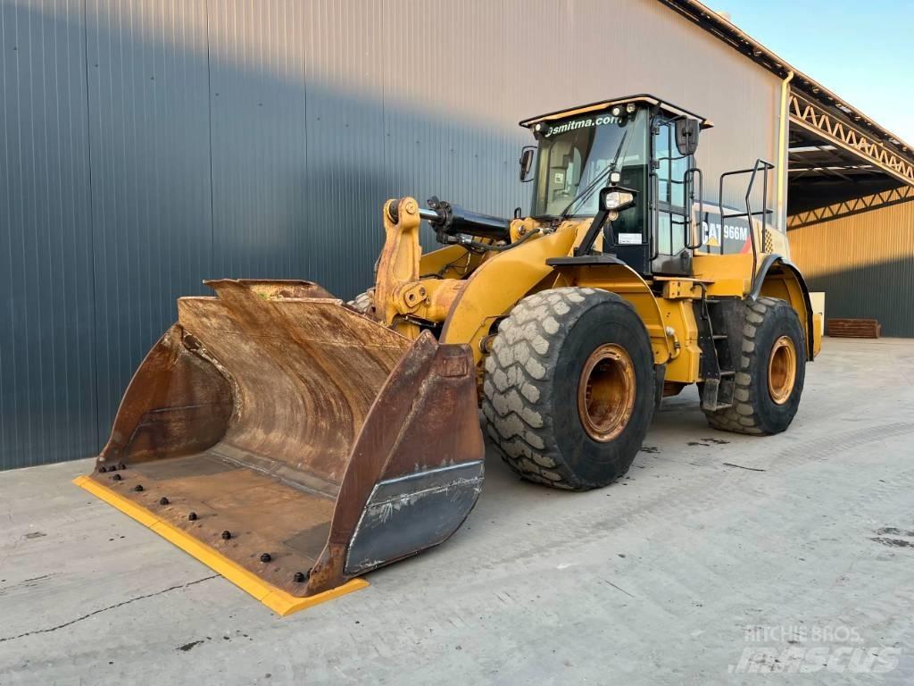 CAT 966M Gumikerekes homlokrakodók