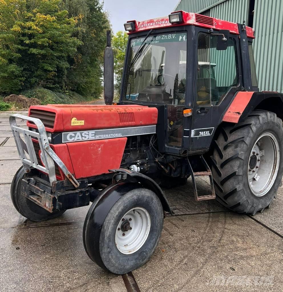 Case IH 745 XL Traktorok