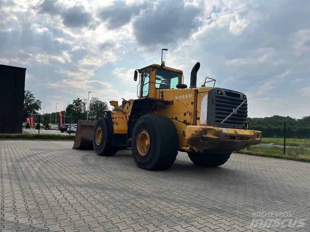 Volvo L 220 E Gumikerekes homlokrakodók
