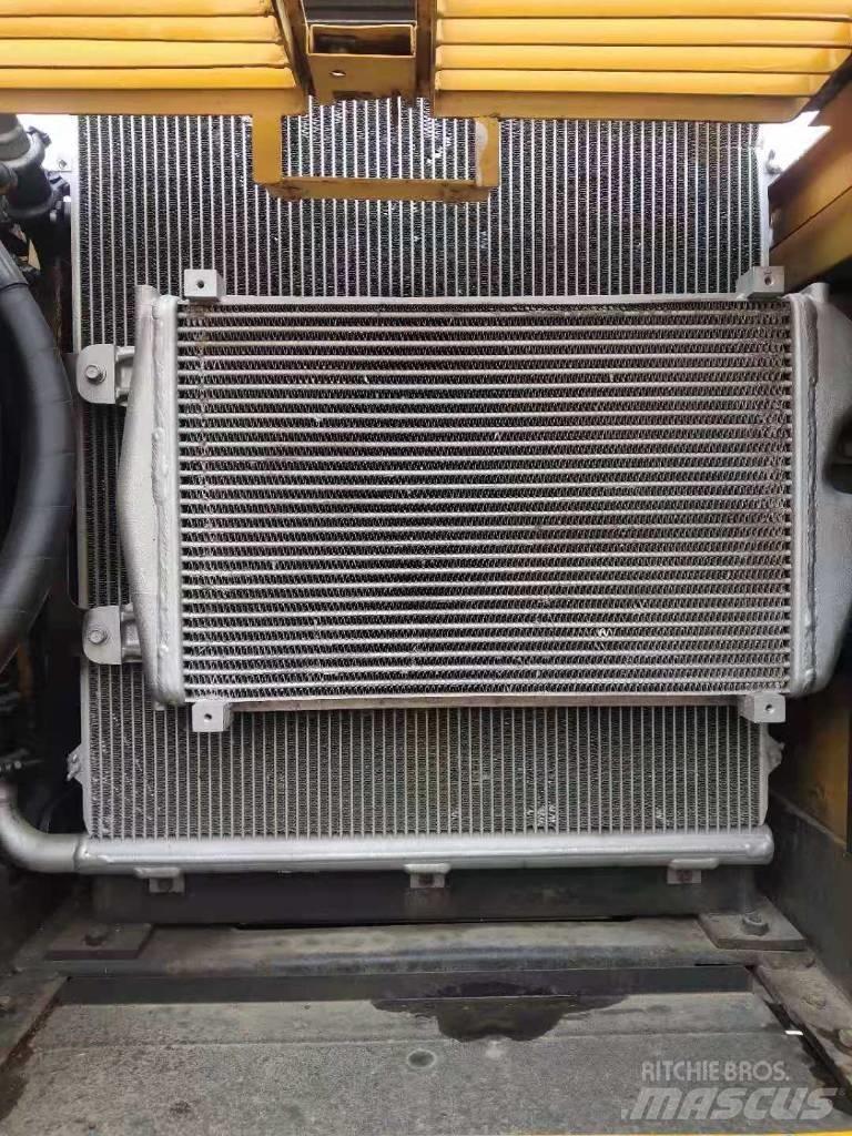 Sany SY 215-9 Lánctalpas kotrók