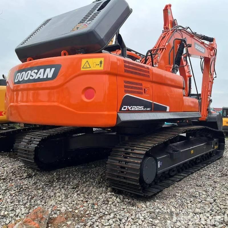 Doosan DX 225 Lánctalpas kotrók