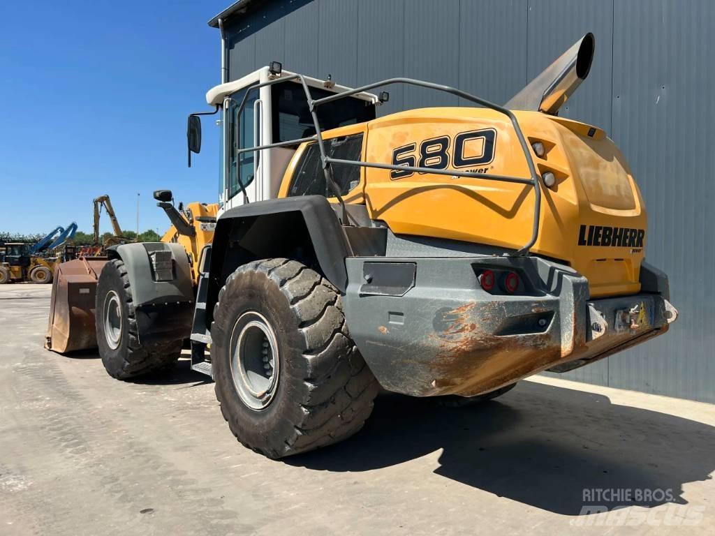 Liebherr L580 Gumikerekes homlokrakodók