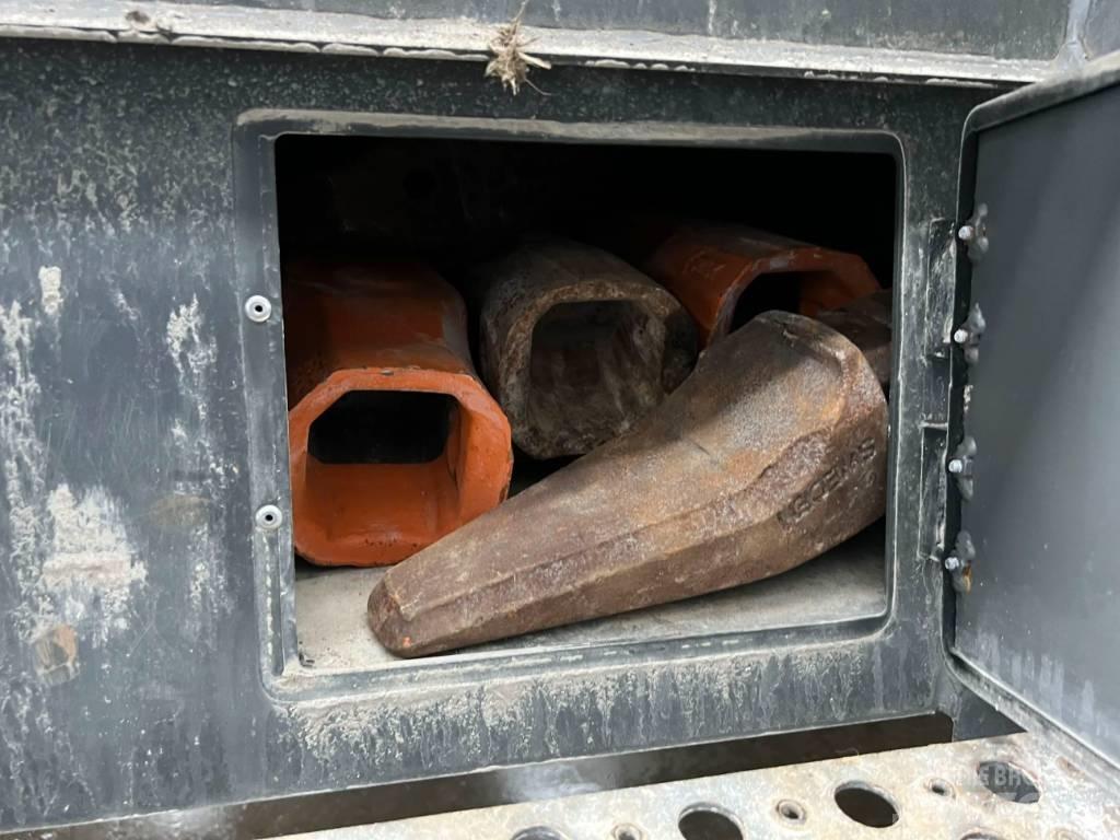 Liebherr L580 Gumikerekes homlokrakodók