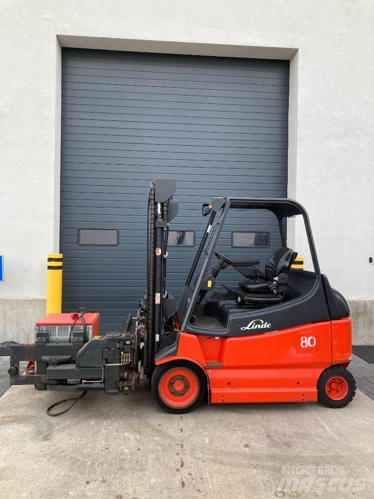 Linde E25/600/336 Magasraktári szűkfolyosós targonca