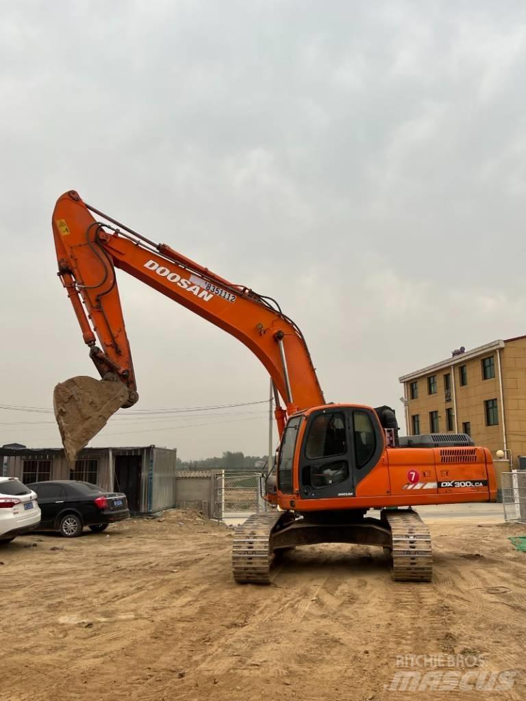 Doosan DX300LCA Lánctalpas kotrók