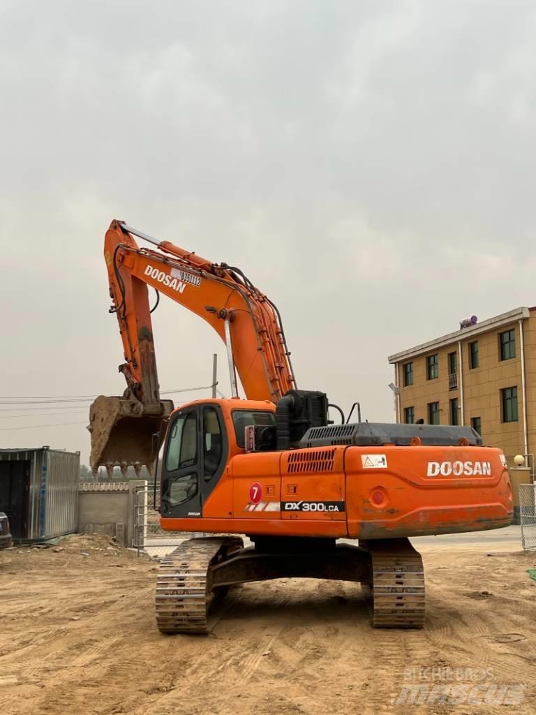 Doosan DX300LCA Lánctalpas kotrók