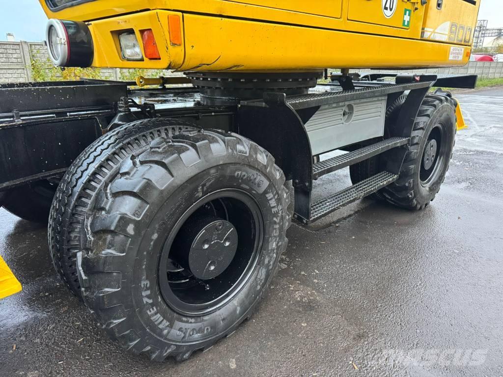 Liebherr A 900 C ZW Gumikerekes kotrók