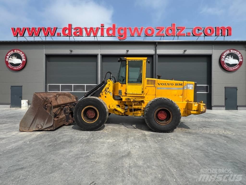 Volvo L90B Gumikerekes homlokrakodók