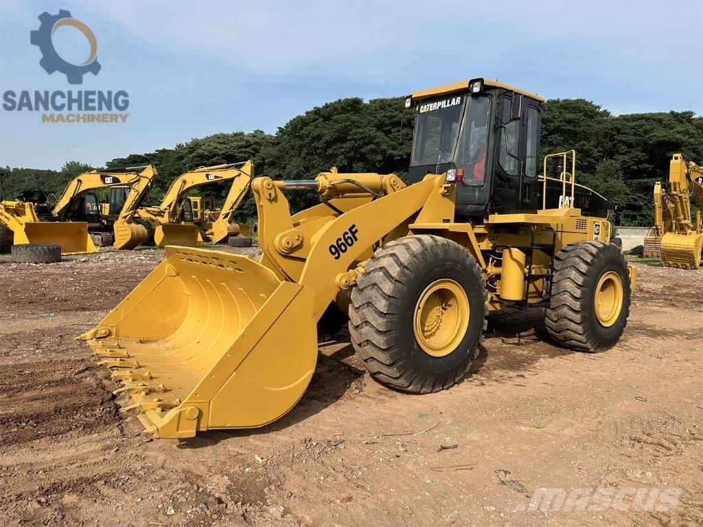 CAT 966 F Gumikerekes homlokrakodók