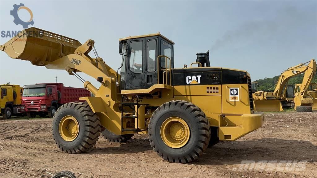 CAT 966 F Gumikerekes homlokrakodók