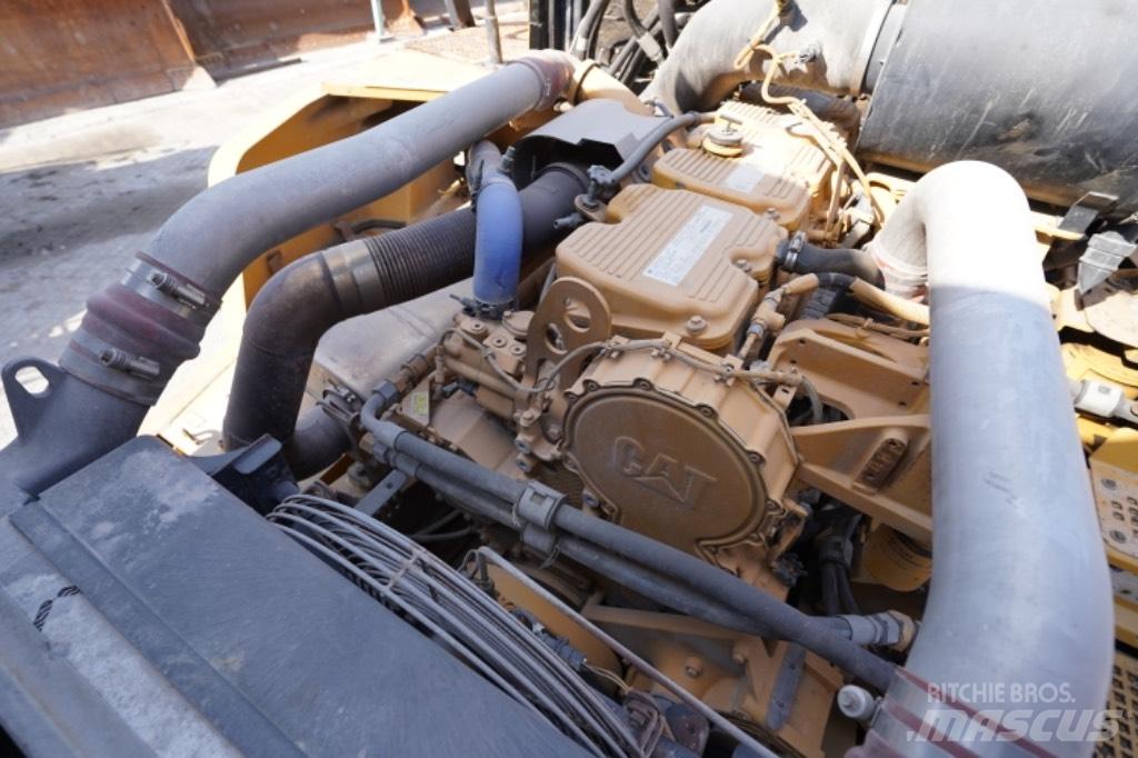 CAT 740 B Csuklósdömperek