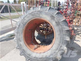 Taurus 520/70-34 Gumiabroncsok, kerekek és felnik