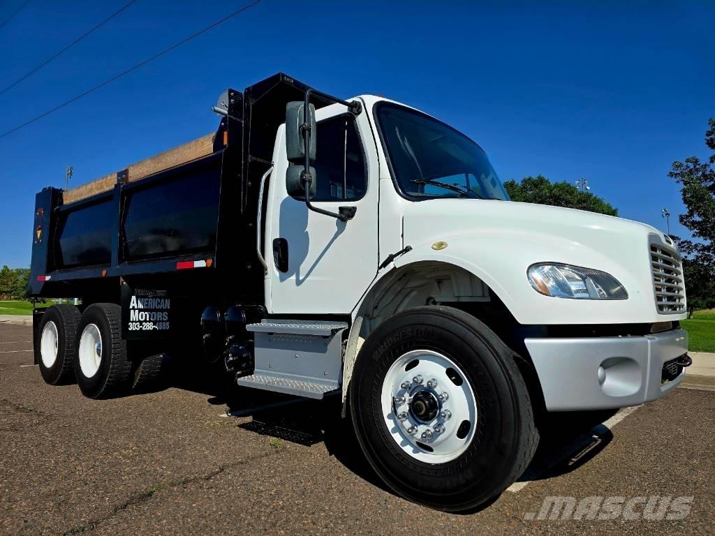 Freightliner M 106 Billenő teherautók