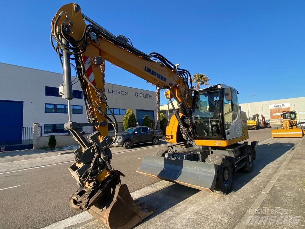 Liebherr A 914 Gumikerekes kotrók