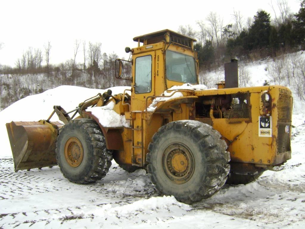 CAT 980B Gumikerekes homlokrakodók