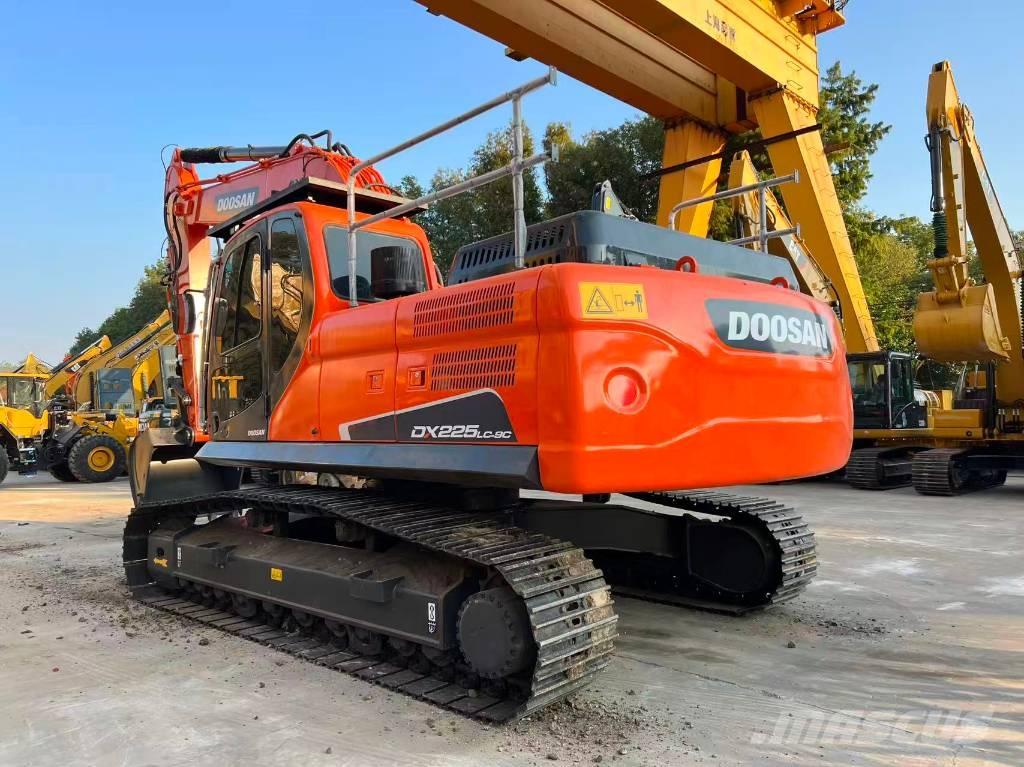 Doosan DX225LC-9C Lánctalpas kotrók