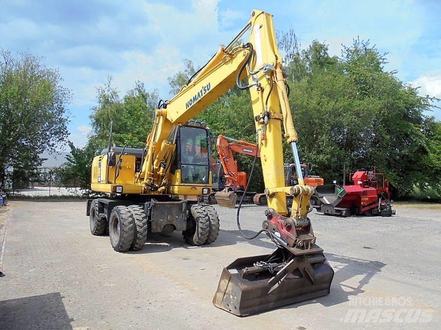 Komatsu PW 140-7 Gumikerekes kotrók
