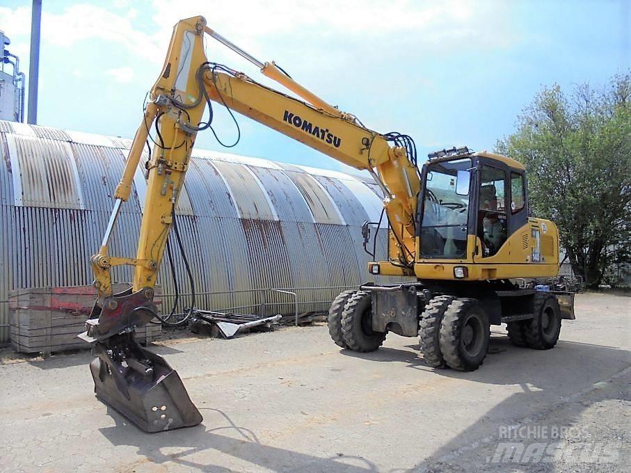 Komatsu PW 140-7 Gumikerekes kotrók