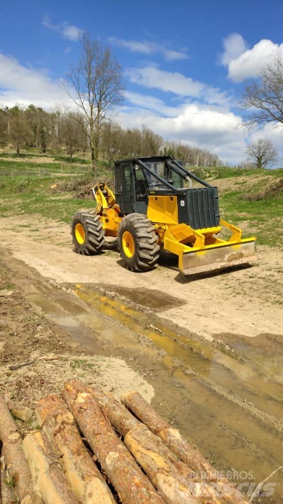 John Deere 640 Vonszolók