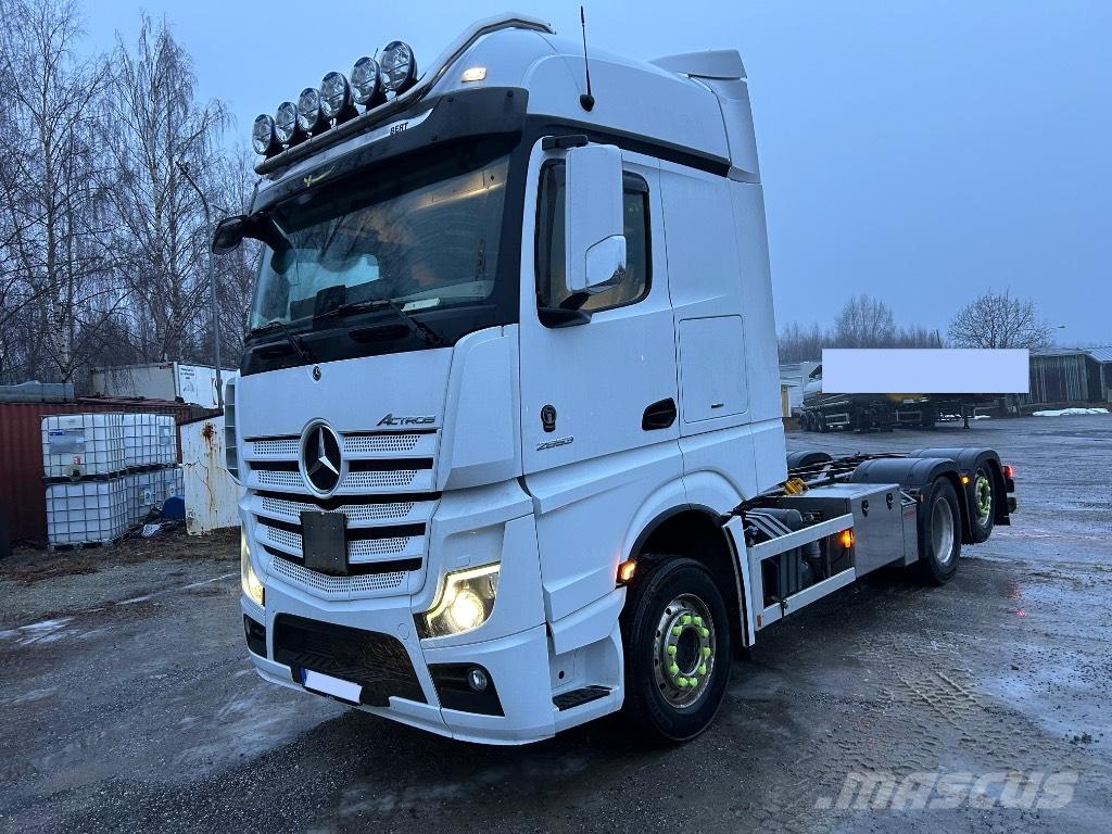 Mercedes-Benz 2853 Fülkés alváz