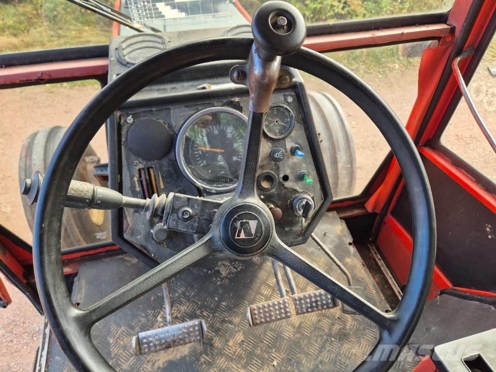 Valmet 805 Traktorok