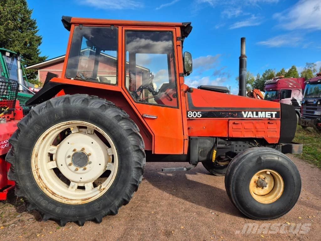 Valmet 805 Traktorok