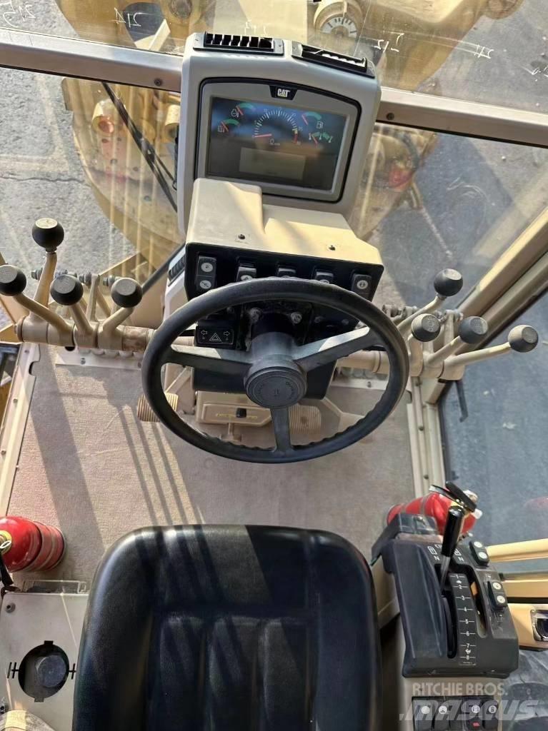 CAT 140 K Gréderek