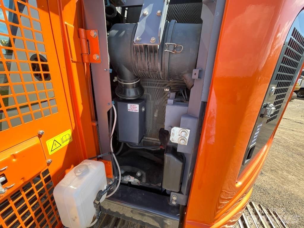 Hitachi ZX 135 US-6 Lánctalpas kotrók