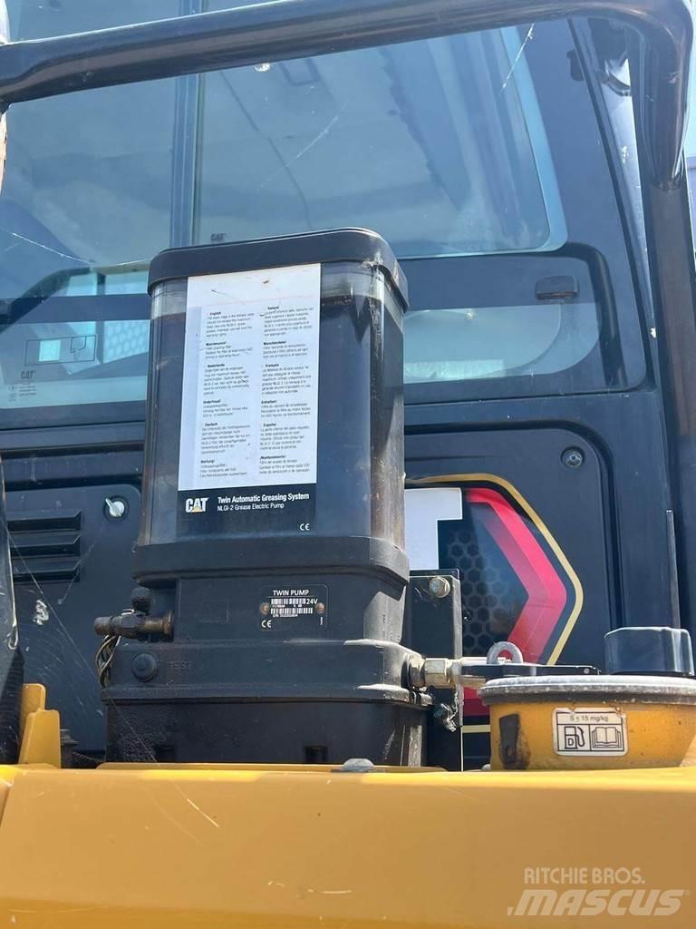 CAT 730 Nehézdömper